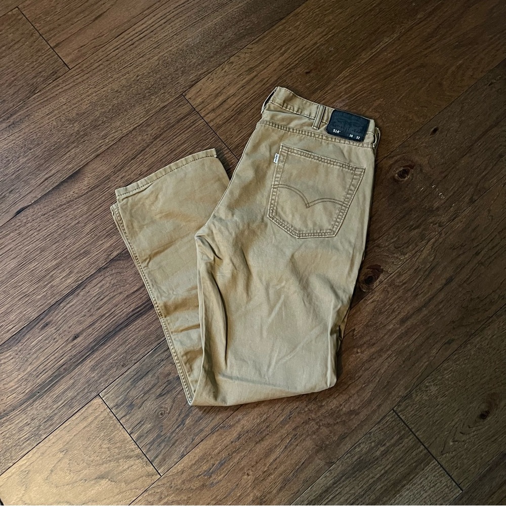 Men’s Levi Straight Fit Khaki 514 Size 38 x 32